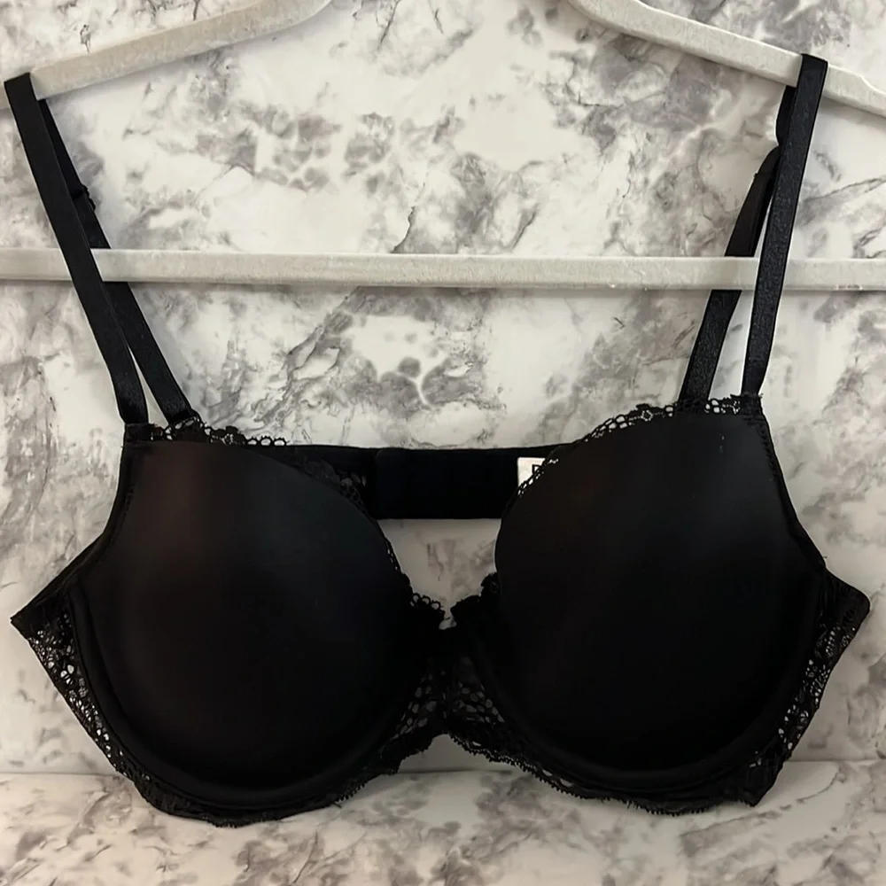 DKNY Black Lace Underwire Bra size 36C NWOT